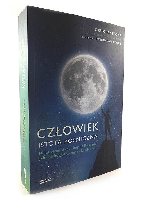 okładka książki człowiek istota kosmiczna wydawnictwo znak