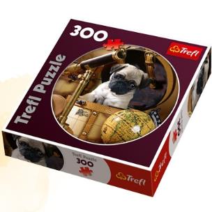 Okładka książki Puzzle 300 okrągłe Mopsik globtroter TREFL