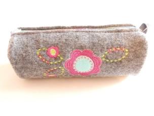 Okładka książki Piórnik POL 022 filcowy Kwiat MESIO.pl