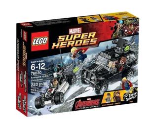 Okładka książki Lego Super Heroes Avengersi w pogoni za Hydrą
