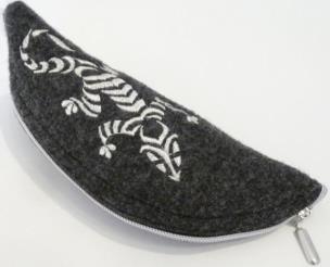 Okładka książki Piórnik POL 082 filcowy salamandra MESIO.pl