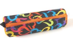 Okładka książki Piórnik POL 002 z nadrukiem Czarne Serca MESIO.pl