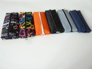 Okładka książki Piórnik POL 038 płaski mix MESIO.pl