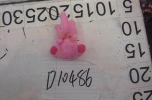 Zdjęcie produktu Brelok pluszowy Słonik z muszką