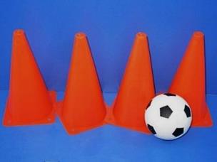 Opakowanie Piłka z pachołkami 18cm 4 sztuki