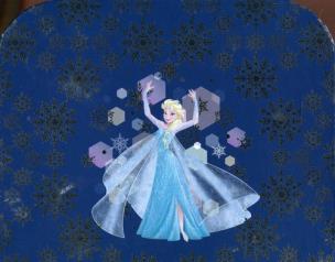 Okładka książki Kraina Lodu Kubek talerzyk w walizce