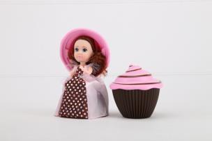 Opakowanie Cupcake Babeczka z niespodzianką Brittney seria 2 ciemnobrązowa
