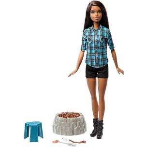 Opakowanie Barbie na biwaku płonące ognisko