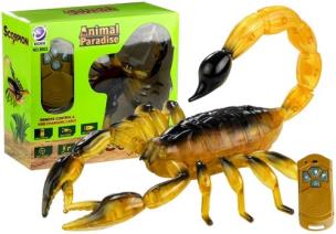 Opakowanie Sterowany skorpion pilot r/c chodzi świeci żółty