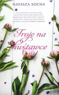 Okładka książki TROJE NA HUŚTAWCE WYD. KIESZONKOWE