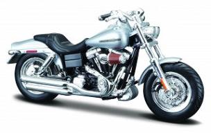 Opakowanie MOTOCYKL FXDFSE CVO FAT BOB 2009 SREBRNY SKALA 1:18