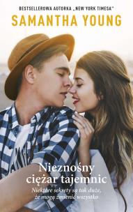 Okładka książki NIEZNOŚNY CIĘŻAR TAJEMNIC WYD. KIESZONKOWE