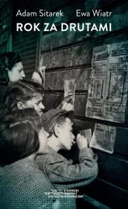 Opakowanie Rok za drutem kolczastym