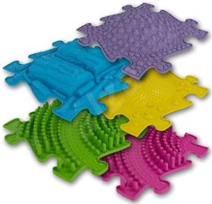 Mata podłogowa sensoryczna 5 elementów. Wydawca: Askato. Multiszop.pl Opakowanie Mata podłogowa sensoryczna 5 elementów