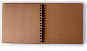 Album na spirali 30K brązowe Eco HAPPY COLOR. Wydawca: GDD. Multiszop.pl Opakowanie Album na spirali 30K brązowe Eco HAPPY COLOR