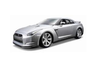 Opakowanie Nissan GT-R 2009 Silver 1:18 BBURAGO