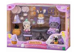 Halloween w krainie Sylvanian Families. Wydawca: Epoch. Multiszop.pl Opakowanie Halloween w krainie Sylvanian Families