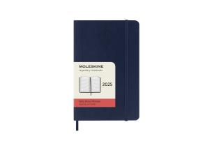 Kalendarz 2025 12M Moleskine P dzienny Sapphire Blue 9x14. Wydawca: Moleskine. Multiszop.pl Opakowanie Kalendarz 2025 12M Moleskine P dzienny Sapphire Blue 9x14