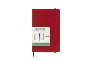 Kalendarz 2025 12M Moleskine P tygodniowy Scarlet Red 9x14. Wydawca: Moleskine. Multiszop.pl Opakowanie Kalendarz 2025 12M Moleskine P tygodniowy Scarlet Red 9x14
