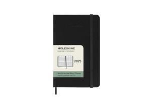 Kalendarz 2025 12M Moleskine P tygodniowy Vertykalny czarny 9x14. Wydawca: Moleskine. Multiszop.pl Opakowanie Kalendarz 2025 12M Moleskine P tygodniowy Vertykalny czarny 9x14