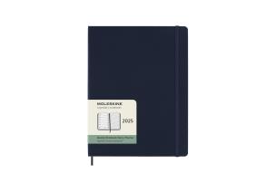Kalendarz 2025 12M Moleskine XL tygodniowy Sapphire Blue 19x25. Wydawca: Moleskine. Multiszop.pl Opakowanie Kalendarz 2025 12M Moleskine XL tygodniowy Sapphire Blue 19x25
