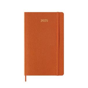 Kalendarz 2025 tygodniowy L syn. skóra pomarańcz.. Wydawca: Moleskine. Multiszop.pl Opakowanie Kalendarz 2025 tygodniowy L syn. skóra pomarańcz.