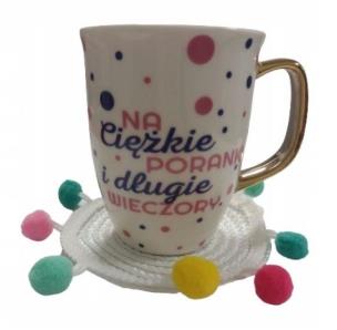 Opakowanie Kubek z podstawką z pomponami