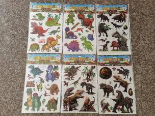 Opakowanie Naklejki 3d na ścianę z dinozaurami 49x30cm MIX