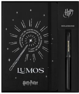 Notatnik L HP Lumos + pióro kulkowe czarne. Wydawca: Moleskine. Multiszop.pl Opakowanie Notatnik L HP Lumos + pióro kulkowe czarne
