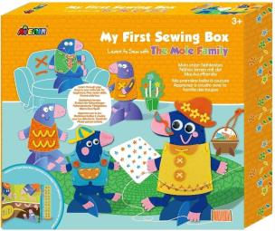 Pierwszy zestaw do szycia - Rodzina kretów. Wydawca: AVENIR. Multiszop.pl Opakowanie Pierwszy zestaw do szycia - Rodzina kretów