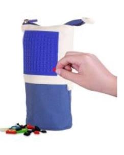 Opakowanie Pionowy piórnik na suwak z niebieskim panelem