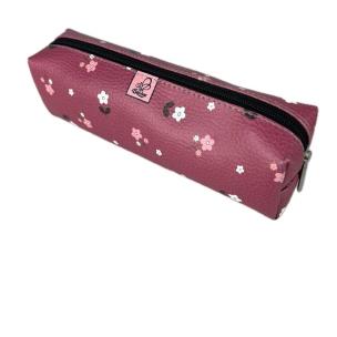 Piórnik prostokąt kostka Kwiatki na wisience. Wydawca: Bee-bee. Multiszop.pl Opakowanie Piórnik prostokąt kostka Kwiatki na wisience