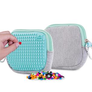 Saszetka na suwak z turkusowym panelem. Wydawca: Cass Film. Multiszop.pl Opakowanie Saszetka na suwak z turkusowym panelem