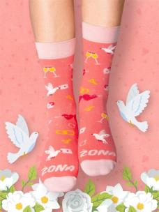 Skarpety długie Żona 36-40. Wydawca: Nadwyraz. Multiszop.pl Opakowanie Skarpety długie Żona 36-40