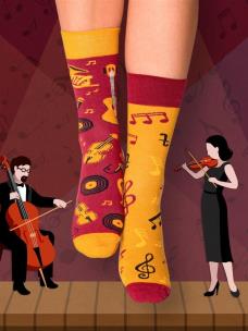 Skarpety Muzyka 35-38. Autor: Nadwyraz.com. Multiszop.pl Okładka książki Skarpety Muzyka 35-38