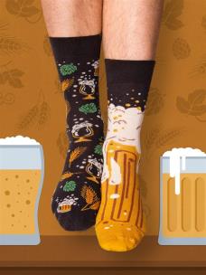 Skarpety Piwo 41-46. Autor: Nadwyraz.com. Multiszop.pl Okładka książki Skarpety Piwo 41-46