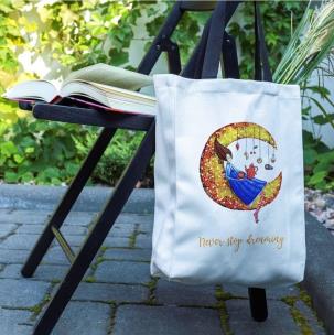 Torba na zakupy z kieszonką Księżyc Shopperka. Wydawca: Cozywood. Multiszop.pl Opakowanie Torba na zakupy z kieszonką Księżyc Shopperka