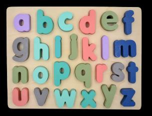 Układanka drewniana Alfabet litery małe. Wydawca: Bączek. Multiszop.pl Opakowanie Układanka drewniana Alfabet litery małe