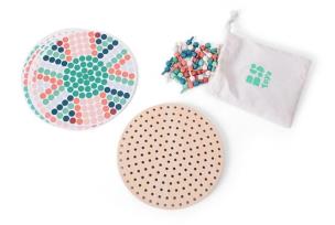 Układanka mozaika z drewnianymi grzybkami. Wydawca: BS Toys. Multiszop.pl Opakowanie Układanka mozaika z drewnianymi grzybkami