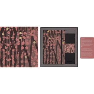 Zestaw Sakura notatnik gładki L + zestaw ołówków. Wydawca: Moleskine. Multiszop.pl Opakowanie Zestaw Sakura notatnik gładki L + zestaw ołówków