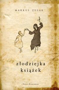 Złodziejka książek. Autor: Zusak Markus, Hanna Baltyn. Multiszop.pl Okładka książki Złodziejka książek