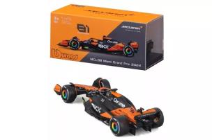 Bburago Model 1:43 MCLAREN F1 MCL38 (WITH HELMET) (Miami GP) (2024) #81 Oscar Piastri. Wydawca: BBurago. Multiszop.pl Opakowanie Bburago Model 1:43 MCLAREN F1 MCL38 (WITH HELMET) (Miami GP) (2024) #81 Oscar Piastri