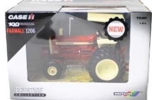 Opakowanie Britains Traktor Case IH Farmall 1206 TOMY
