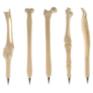 Długopis kość w displayu. Wydawca: ARPEX. Multiszop.pl Opakowanie Długopis kość w displayu