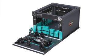 Opakowanie F1 Mercedes AMG - Russell 1:43