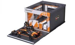 Opakowanie Formula Pit Pass (Without Helmet) 1:43