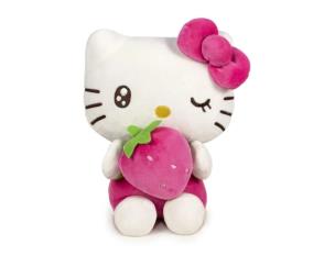 Hello Kitty Macedonia - plusz Truskawka 20cm. Wydawca: EPEE. Multiszop.pl Opakowanie Hello Kitty Macedonia - plusz Truskawka 20cm