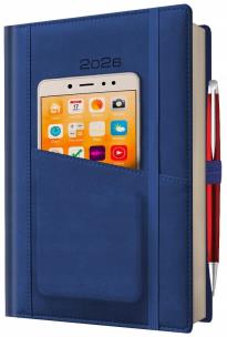 Kalendarz 2026 A5 dzienny z kieszonką i gumką. Wydawca: Evena. Multiszop.pl Opakowanie Kalendarz 2026 A5 dzienny z kieszonką i gumką