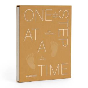 Księga dziecka - One Step at a Time. Wydawca: Printworks. Multiszop.pl Opakowanie Księga dziecka - One Step at a Time