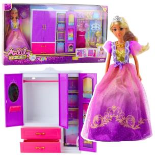 Lalka Anlily szafa z półkami + akcesoria 24el. Wydawca: Leantoys. Multiszop.pl Opakowanie Lalka Anlily szafa z półkami + akcesoria 24el